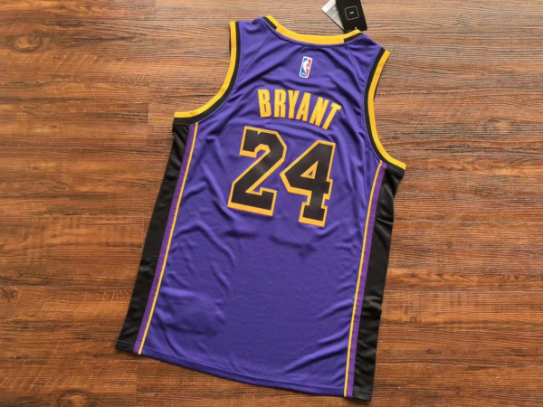 5B55F3DA-36DA-4B01-8744-9262CB15300E