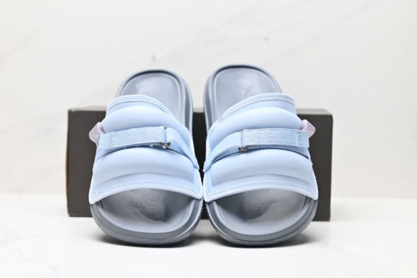 голубые шлепанцы Jordan купить в-time2win.ru